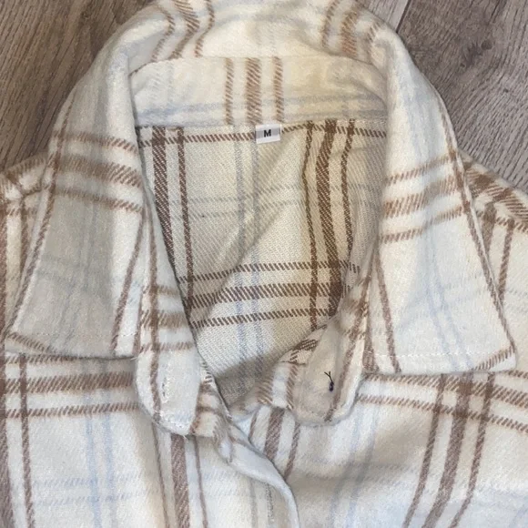 NWOT khaki cream plaid shacket - Picture 5 of 10